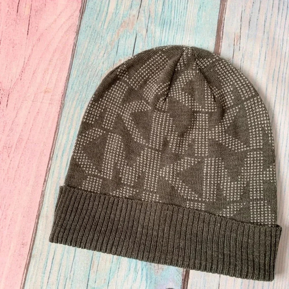 Michael kors beanie - Picture 2 of 5